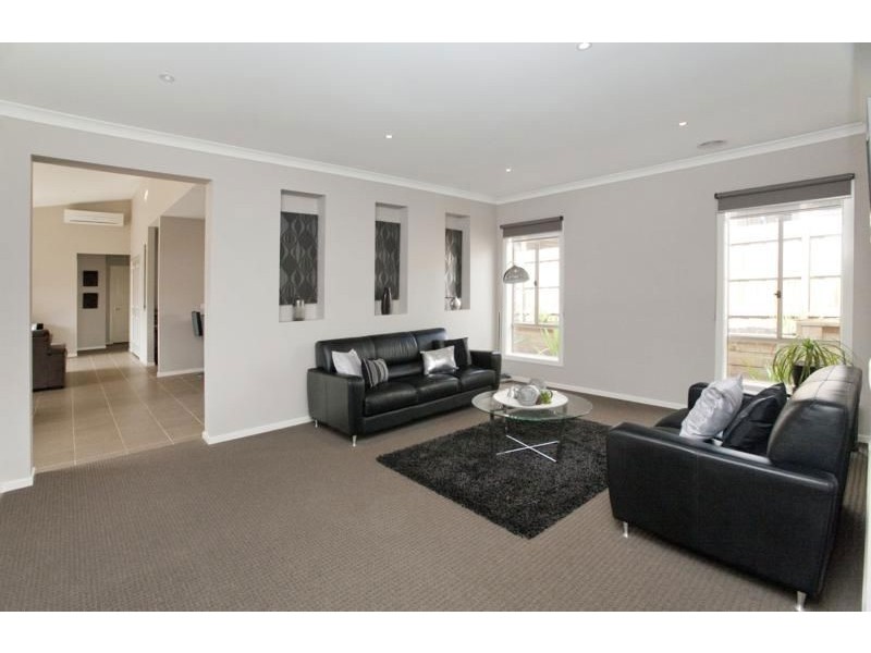 22 McMillan Drive, Warragul VIC 3820