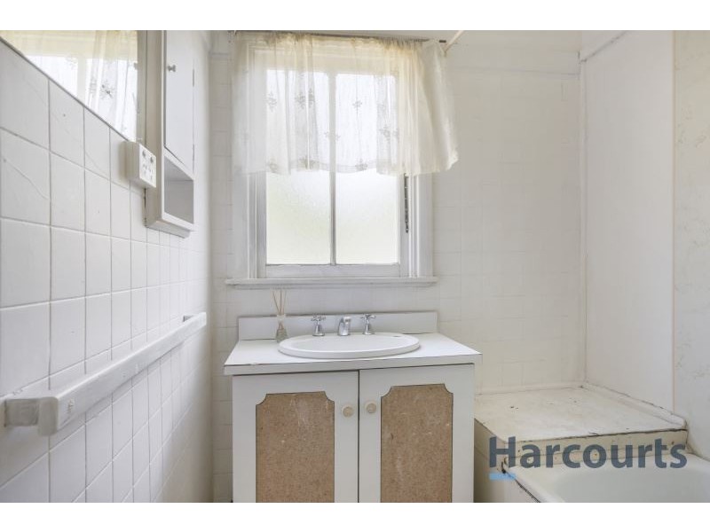 7 Centre Avenue, Warragul VIC 3820