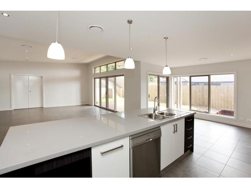 4 Paulan Court, Warragul VIC 3820
