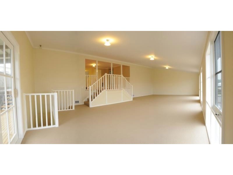 30 Colli Drive, Newborough VIC 3825