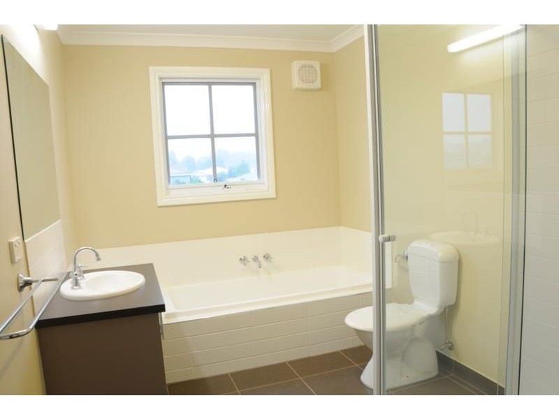 30 Colli Drive, Newborough VIC 3825