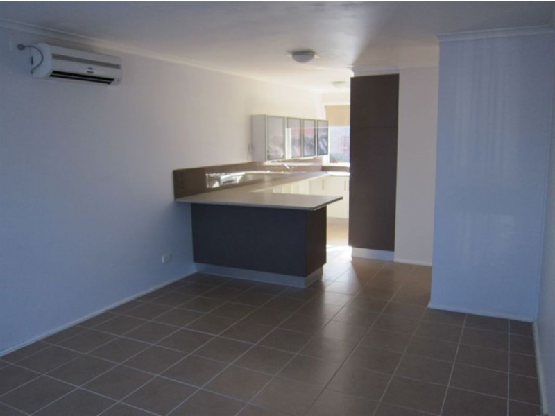 2/15 Archibald Crescent, Warragul VIC 3820