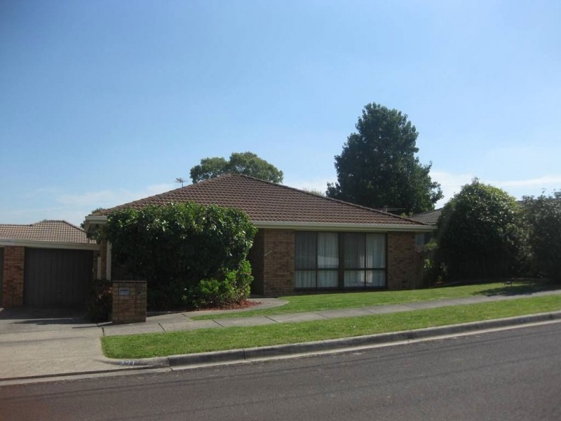 2/11 Mouritz Street, Warragul VIC 3820