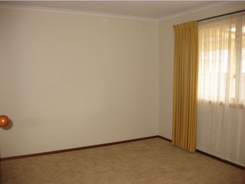2/11 Mouritz Street, Warragul VIC 3820