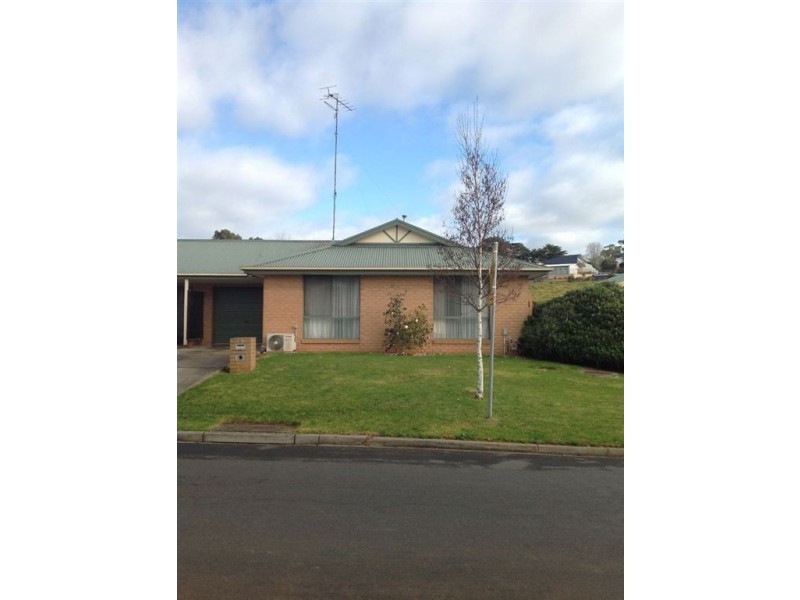 4/7 Fuhrmann Court, Drouin VIC 3818