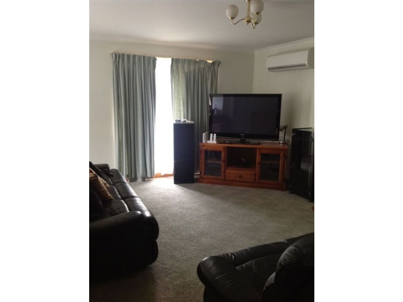 4/7 Fuhrmann Court, Drouin VIC 3818