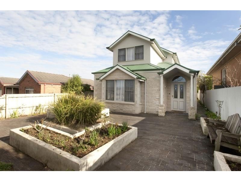 35 Witton Street, Warragul VIC 3820