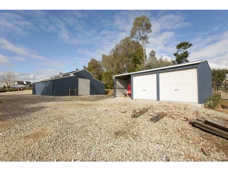 17 Buntine Drive, Warragul VIC 3820
