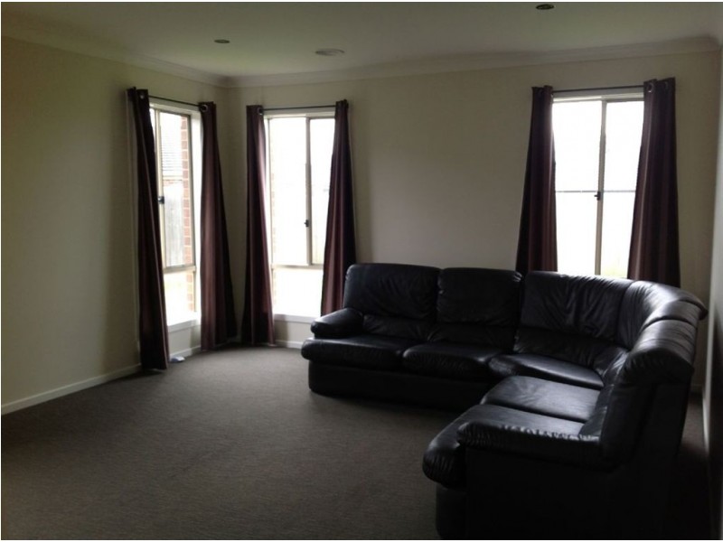 9 Vincent Boulevard, Trafalgar VIC 3824