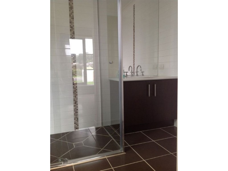 9 Vincent Boulevard, Trafalgar VIC 3824