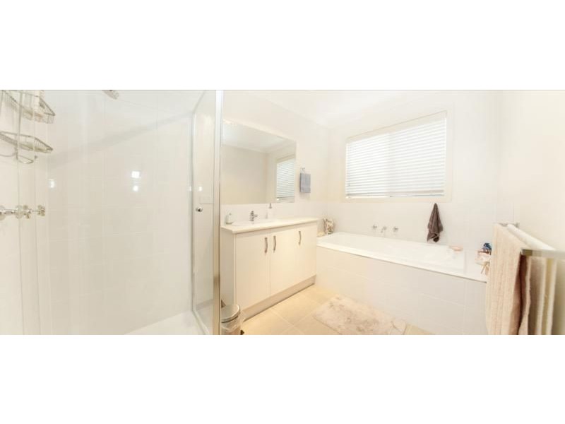 9 Bladen Street, Warragul VIC 3820