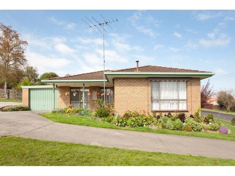 1/4 Somerset Drive, Warragul VIC 3820