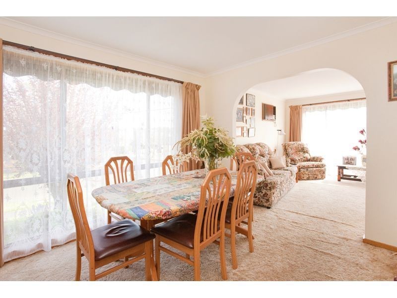 1/4 Somerset Drive, Warragul VIC 3820