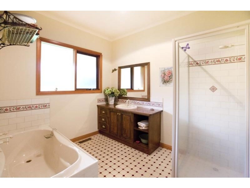 9 Bella Vista Drive, Warragul VIC 3820