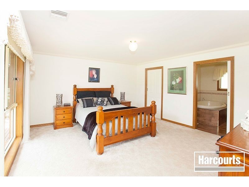 25 Hamiltons Road, Warragul South VIC 3821