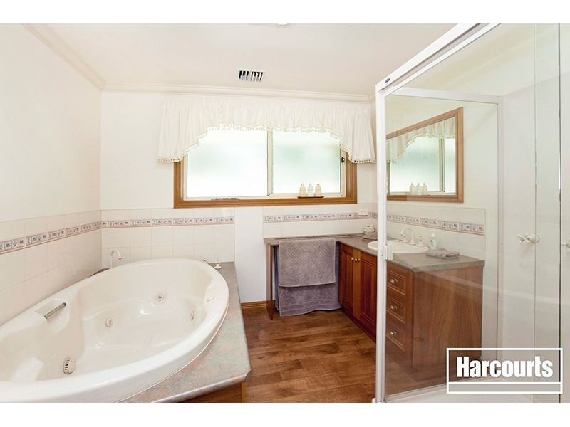 25 Hamiltons Road, Warragul South VIC 3821