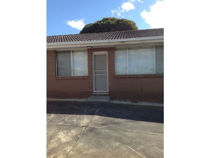 4/4 Churchill Street, Warragul VIC 3820