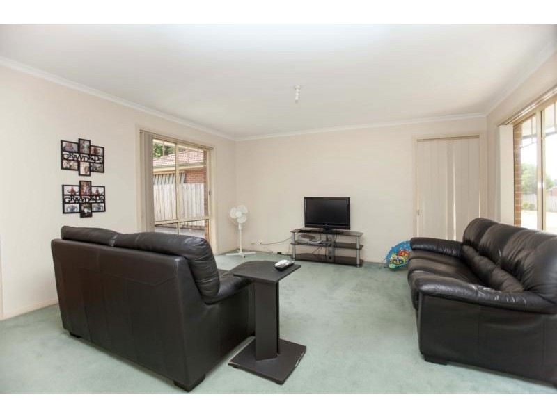 2/19 Janette Close, Warragul VIC 3820
