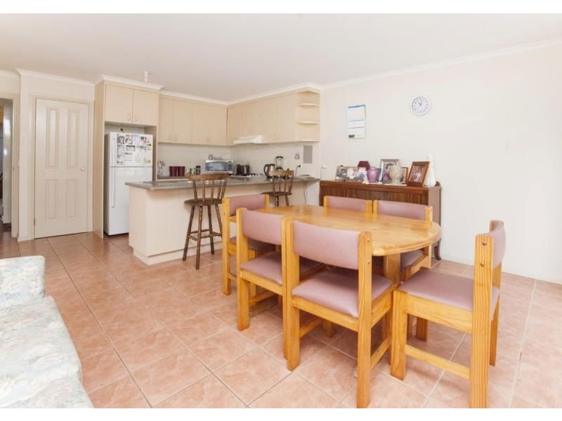 2/19 Janette Close, Warragul VIC 3820