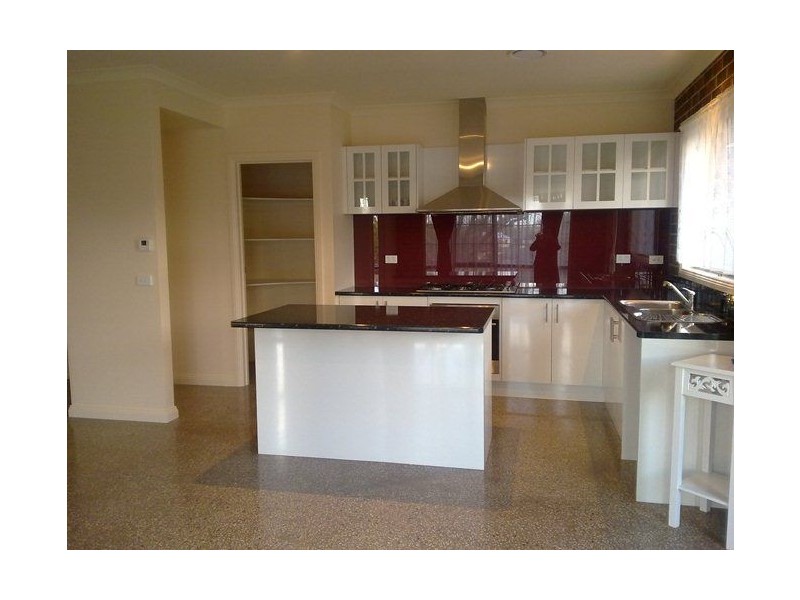 1 Windsor Avenue, Warragul VIC 3820