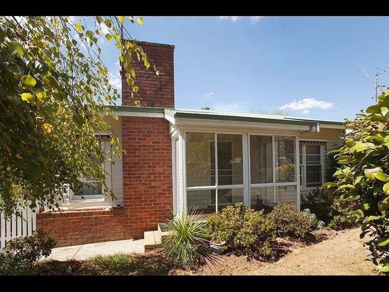 18 Centre Avenue, Warragul VIC 3820