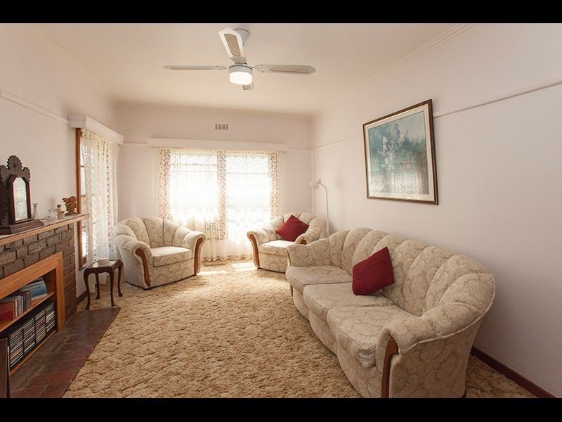 18 Centre Avenue, Warragul VIC 3820