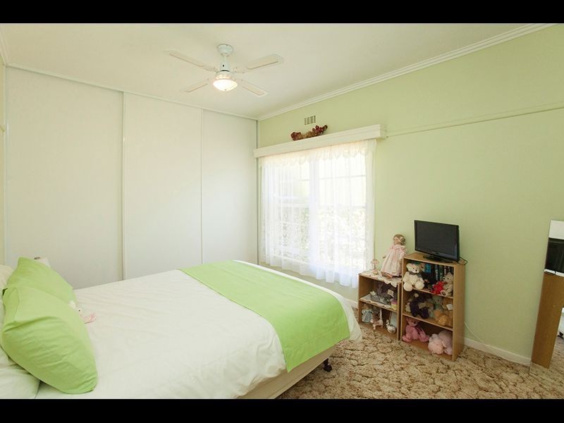 18 Centre Avenue, Warragul VIC 3820