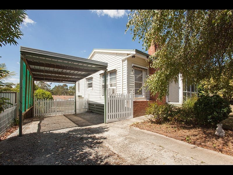 18 Centre Avenue, Warragul VIC 3820