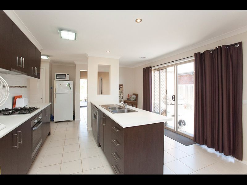9 Vincent Boulevard, Trafalgar VIC 3824