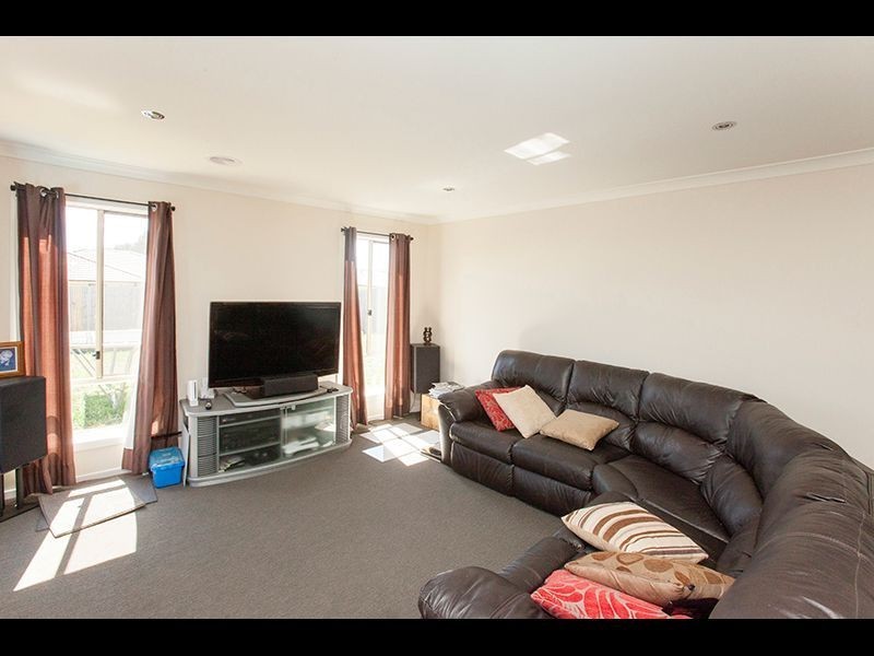 9 Vincent Boulevard, Trafalgar VIC 3824