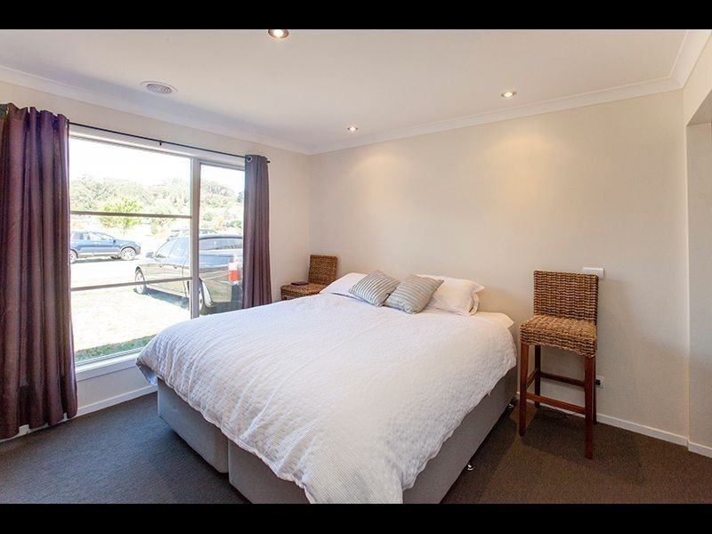 9 Vincent Boulevard, Trafalgar VIC 3824