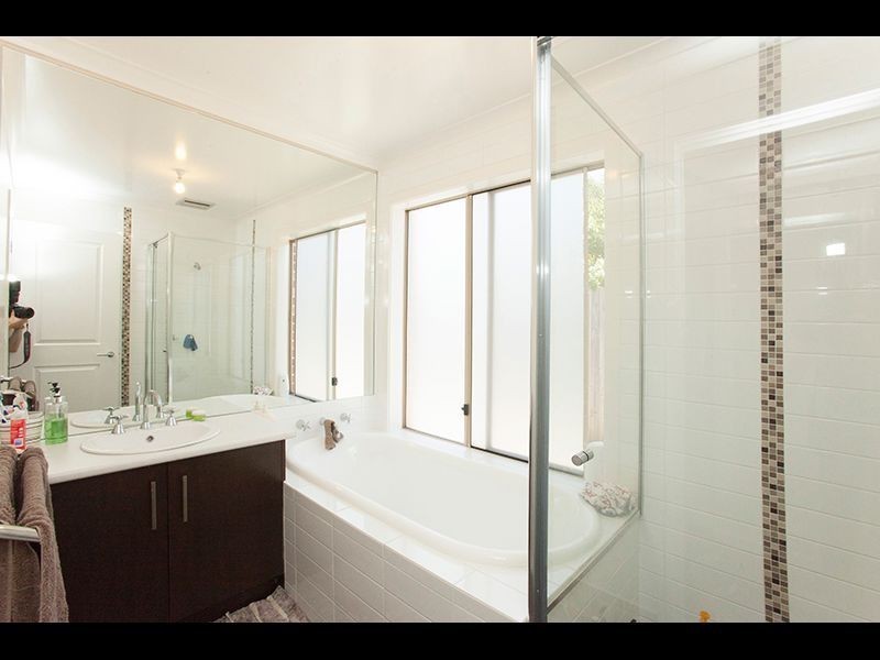 9 Vincent Boulevard, Trafalgar VIC 3824