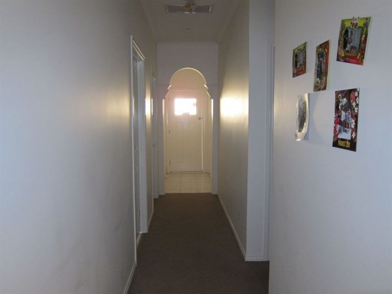 33 Clifford Drive, Drouin VIC 3818