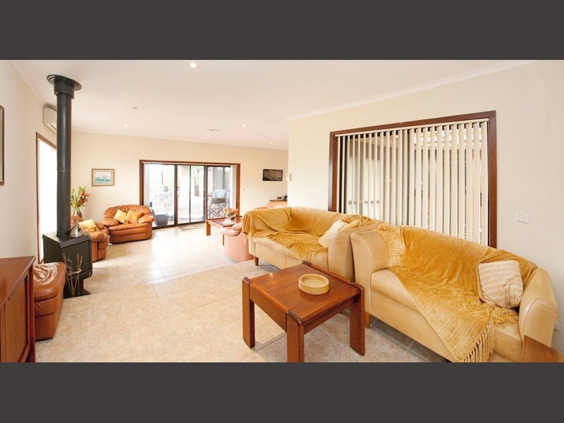 33 Walnut Road, Trafalgar South VIC 3824