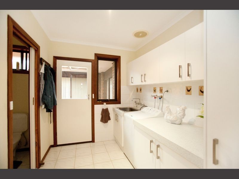 33 Walnut Road, Trafalgar South VIC 3824