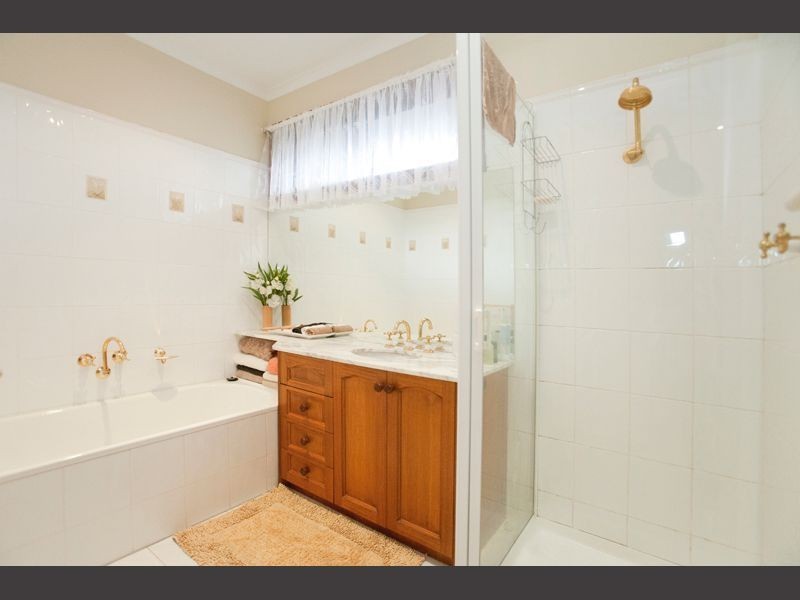 33 Walnut Road, Trafalgar South VIC 3824