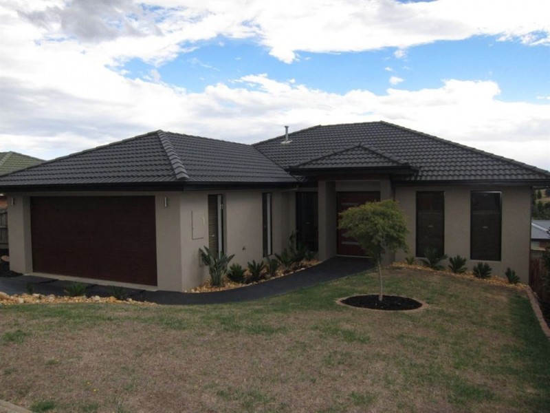 17 Willow Crescent, Warragul VIC 3820