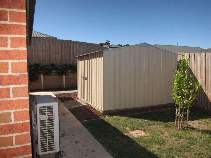 12 Skipton Street, Drouin VIC 3818