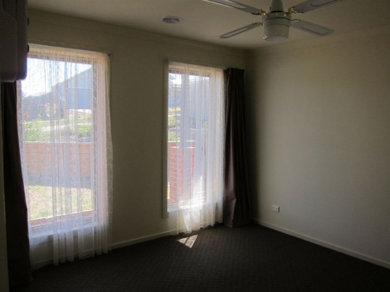 12 Skipton Street, Drouin VIC 3818