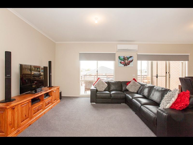 13 Melzak Way, Warragul VIC 3820