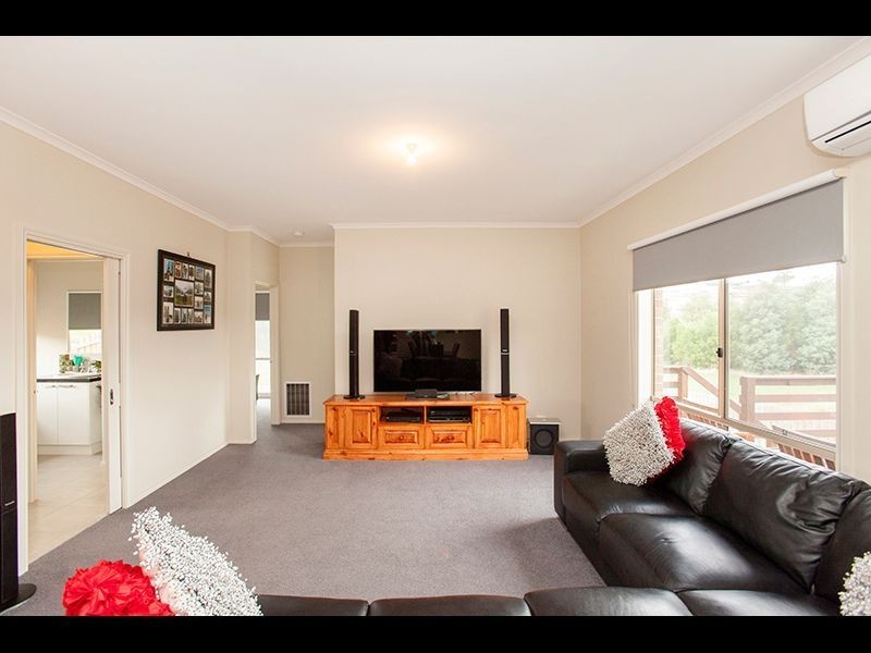 13 Melzak Way, Warragul VIC 3820