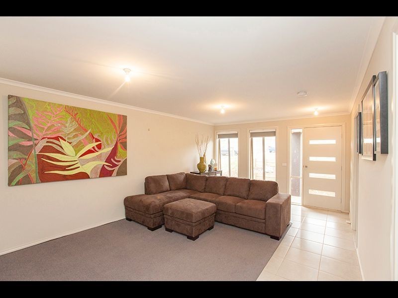 13 Melzak Way, Warragul VIC 3820