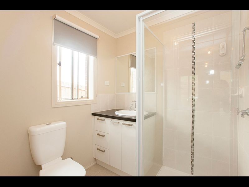 13 Melzak Way, Warragul VIC 3820