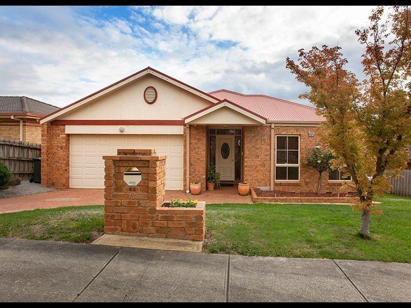 25 Willow Crescent, Warragul VIC 3820