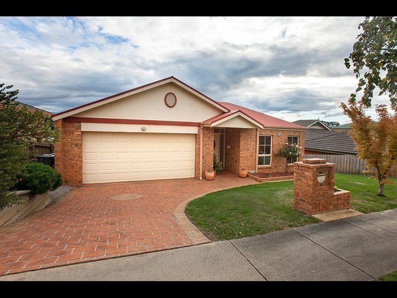 25 Willow Crescent, Warragul VIC 3820