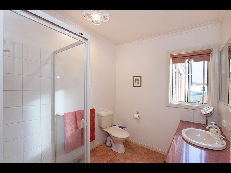 25 Willow Crescent, Warragul VIC 3820