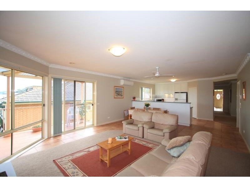 25 Willow Crescent, Warragul VIC 3820