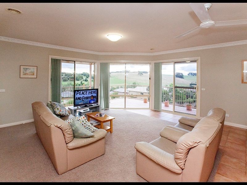 25 Willow Crescent, Warragul VIC 3820