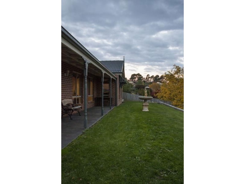 25 Burtonwood Court, Neerim South VIC 3831
