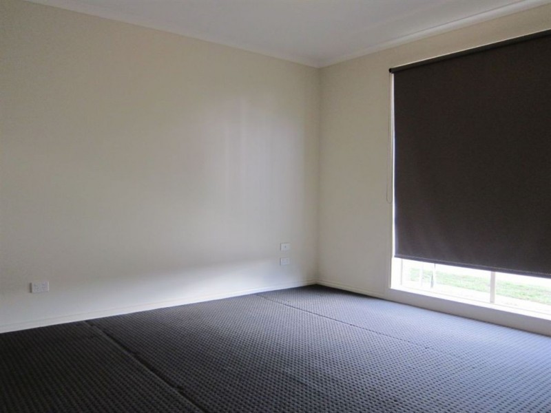 80 Cook Street, Drouin VIC 3818